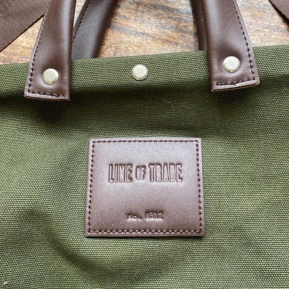 Line of Trade weekender bag olive green canvas w/ brown leather & nylon straps - Picture 14 of 16